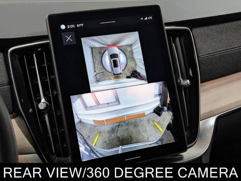 2025 Volvo XC90 B5 Plus Bright Theme 7P