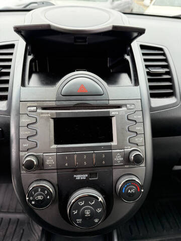 2011 Kia Soul +