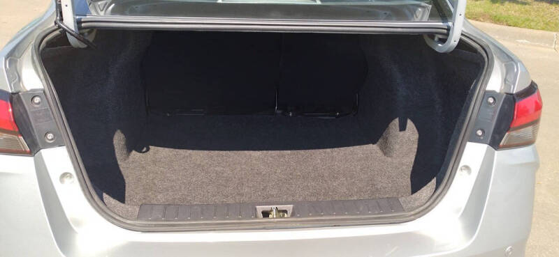 2023 Nissan Versa SV