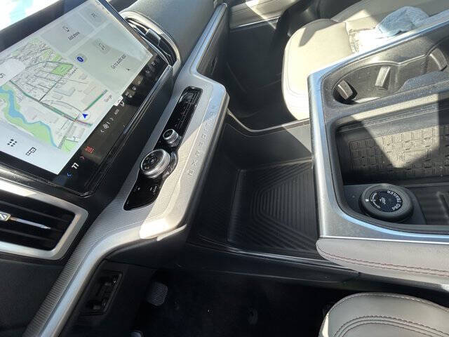 2025 Ford Expedition Active