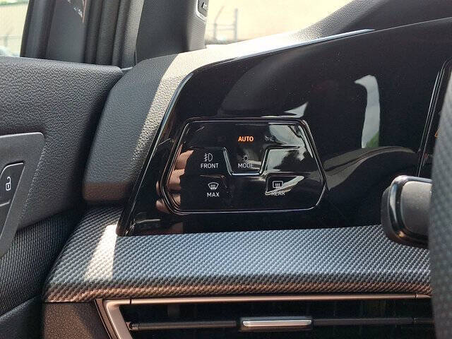 2026 Volkswagen Golf GTI SE