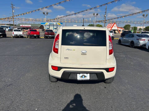 2013 Kia Soul +