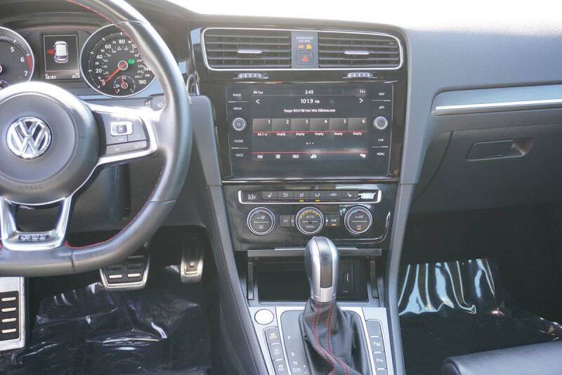 2019 Volkswagen Golf GTI SE