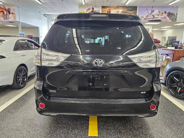 2012 Toyota Sienna SE 8-Passenger