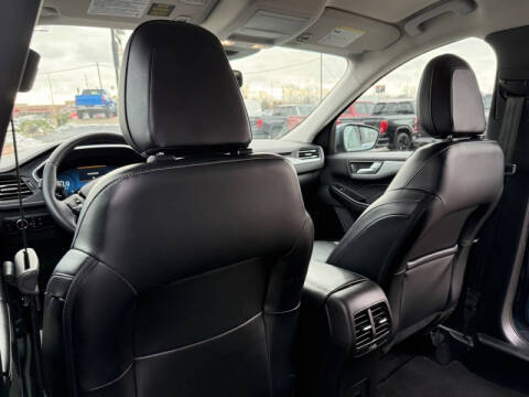 2024 Ford Escape Platinum