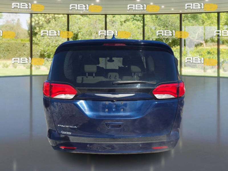 2017 Chrysler Pacifica LX