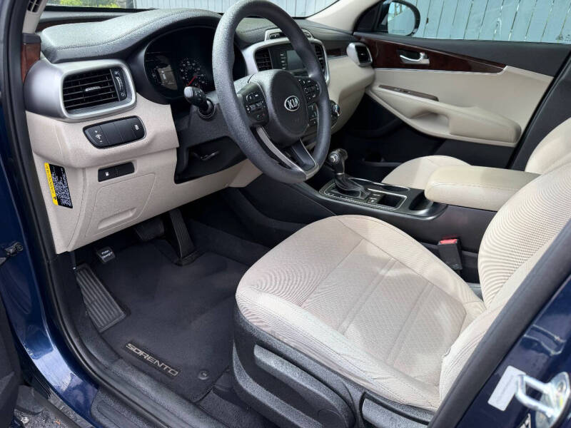 2017 Kia Sorento LX