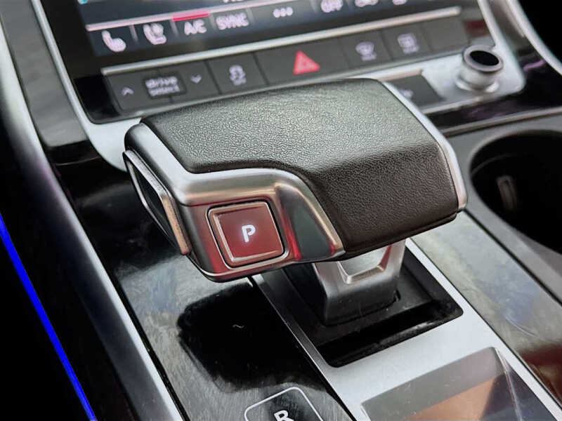 2022 Audi Q8 quattro Premium Plus 55 TFSI