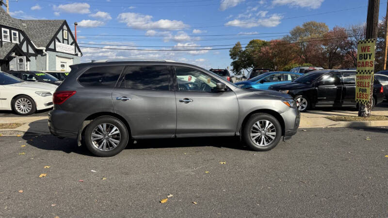 2019 Nissan Pathfinder S
