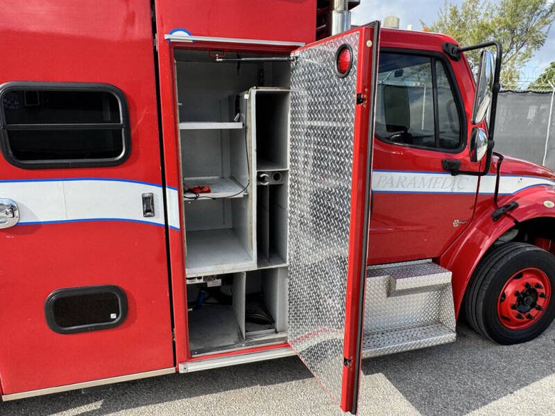 2016 Freightliner M2 106