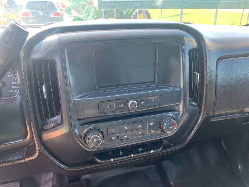 2018 Chevrolet Silverado 2500HD Work Truck photo 17