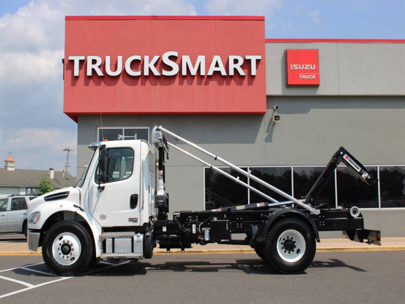 2024 Freightliner M2 106