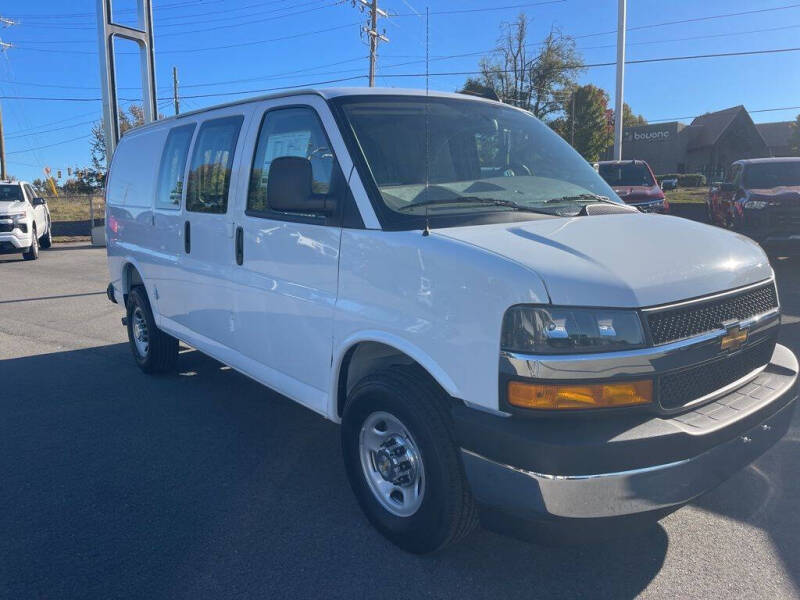 2025 Chevrolet Express 2500