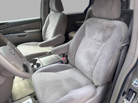 2008 Toyota Sienna LE 7-Passenger