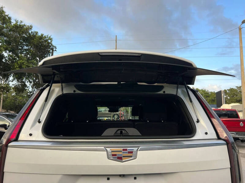 2021 Cadillac Escalade Luxury