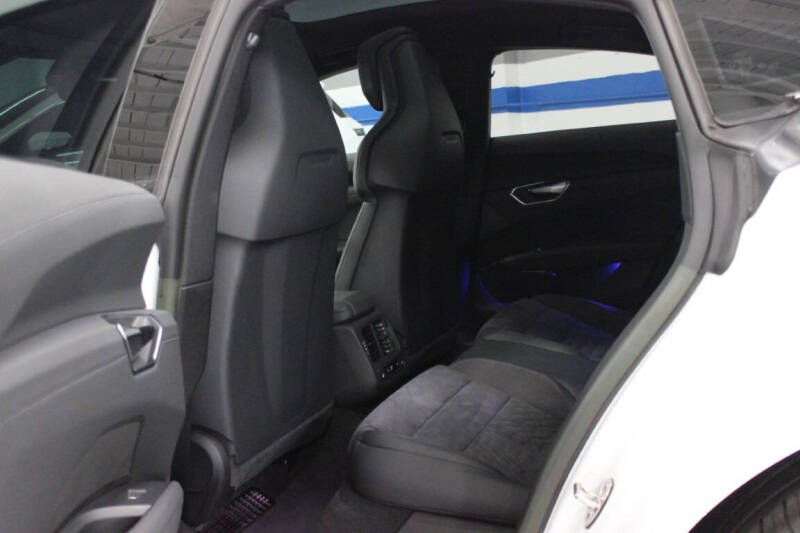 2023 Audi e-tron GT quattro Premium Plus