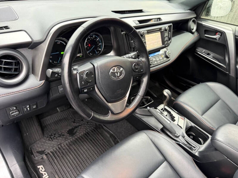 2017 Toyota RAV4 Hybrid SE