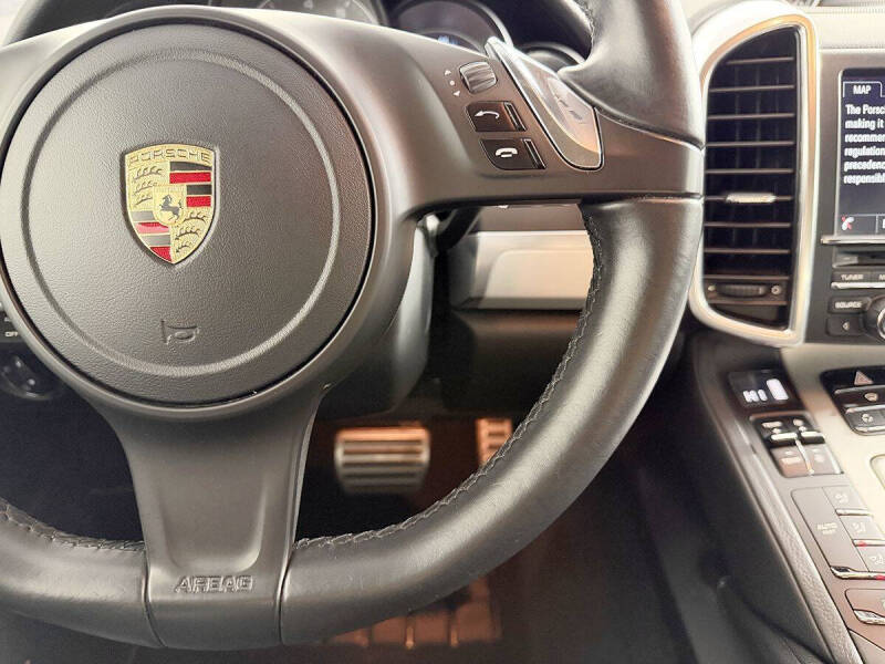 2013 Porsche Cayenne GTS