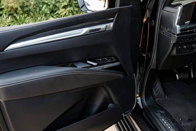 2025 Cadillac Escalade-V