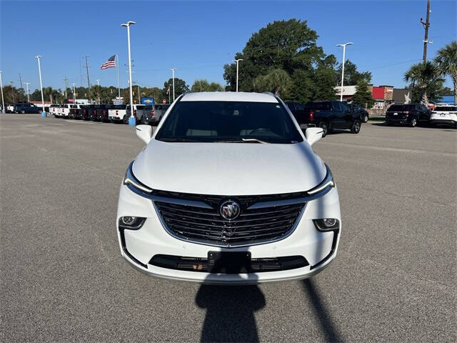 2022 Buick Enclave Essence