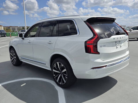 2025 Volvo XC90 B6 Core Bright Theme