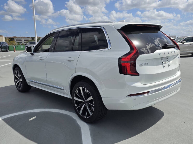 2025 Volvo XC90 B6 Core Bright Theme