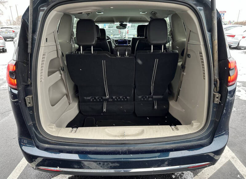 2023 Chrysler Pacifica Touring L