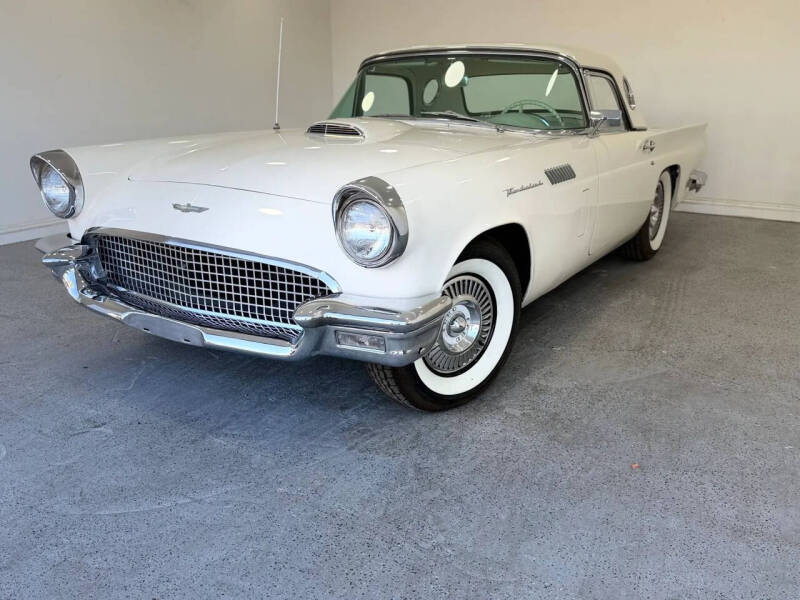 1957 Ford Thunderbird