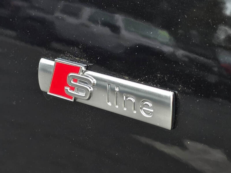 2017 Audi A4 2.0T quattro Premium Plus