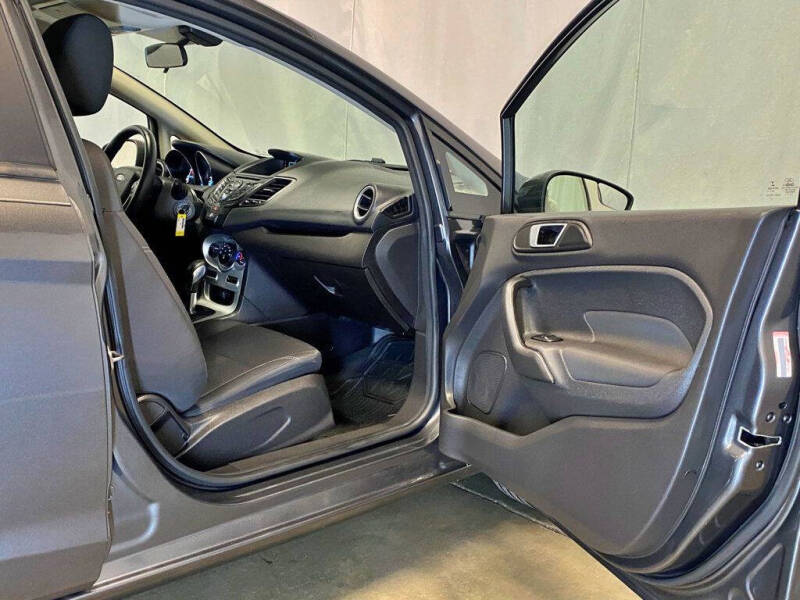 2016 Ford Fiesta SE
