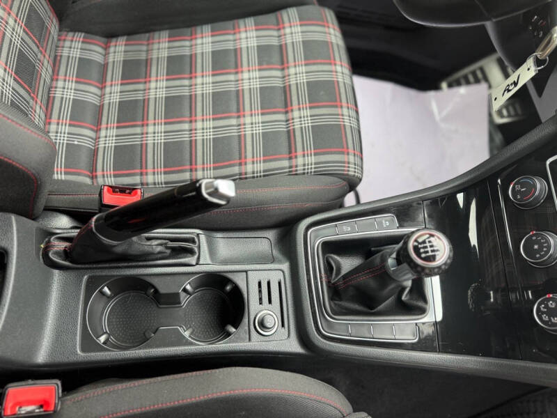 2018 Volkswagen Golf GTI S