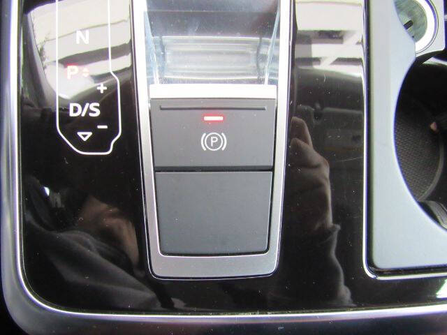 2022 Audi Q8 quattro Premium 55 TFSI