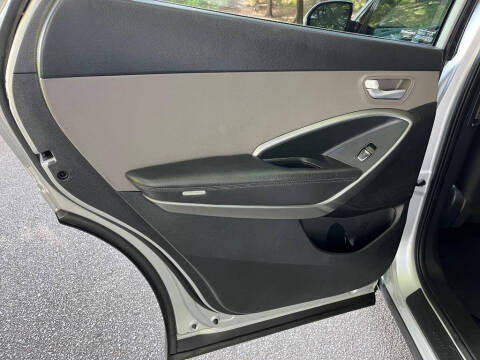 2017 Hyundai Santa Fe SE