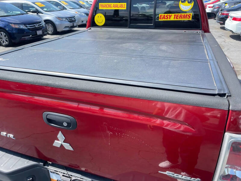 2009 Mitsubishi Raider LS