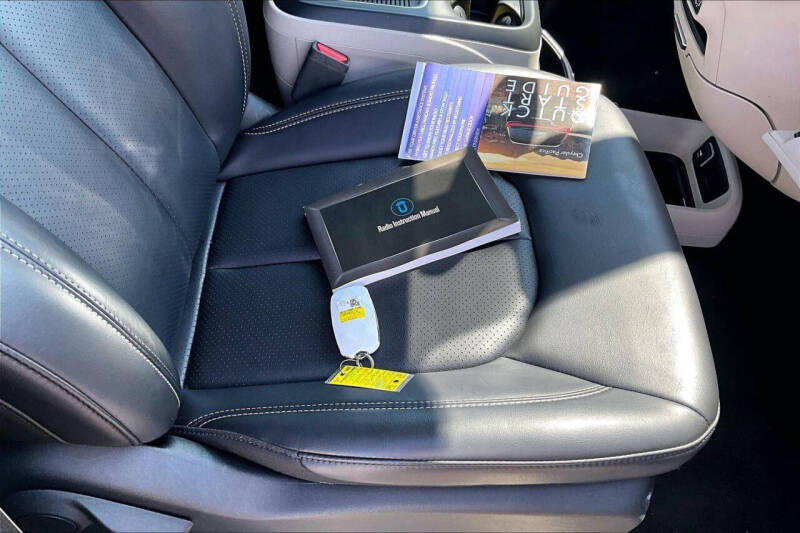 2023 Chrysler Pacifica Touring L