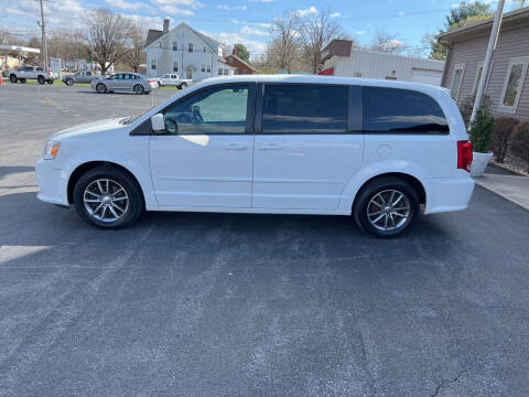 2016 Dodge Grand Caravan for sale at Snyders Auto Sales in Harrisonburg VA