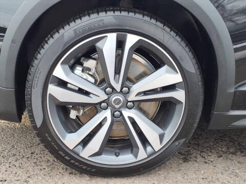 2025 Volvo V60 Cross Country B5 Plus