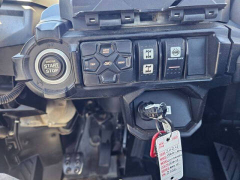 2024 Can-Am Commander Max XT