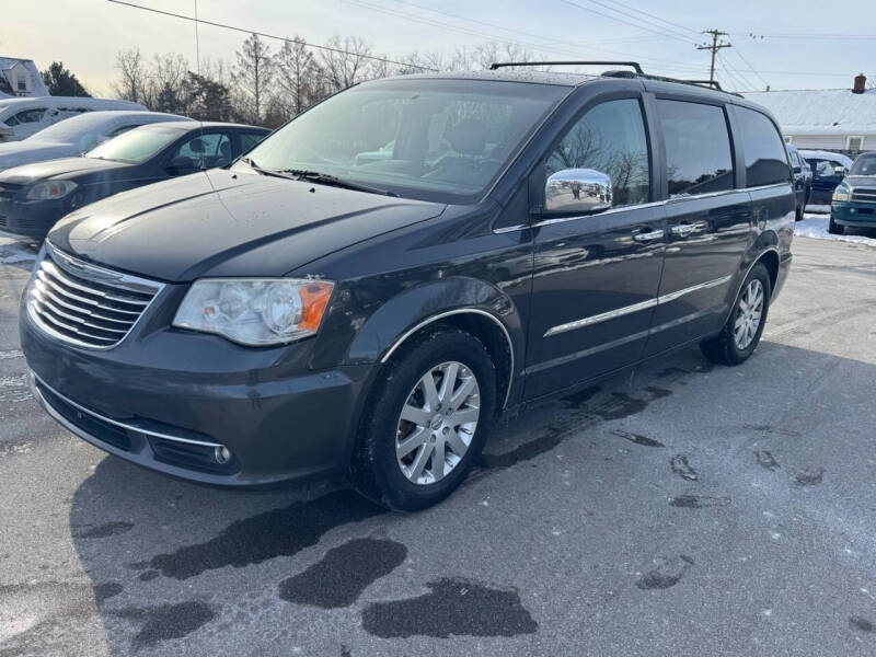 2012 Chrysler Town and Country Touring-L
