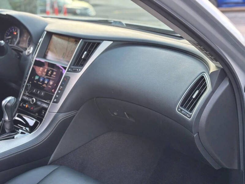 2015 Infiniti Q50 Premium