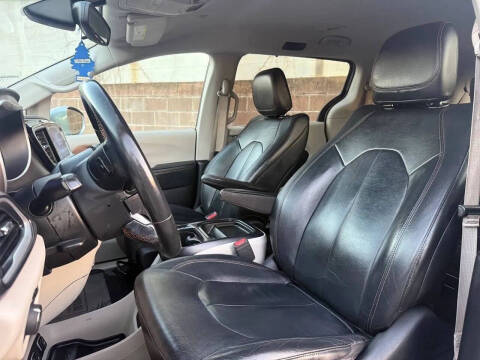 2017 Chrysler Pacifica Touring-L