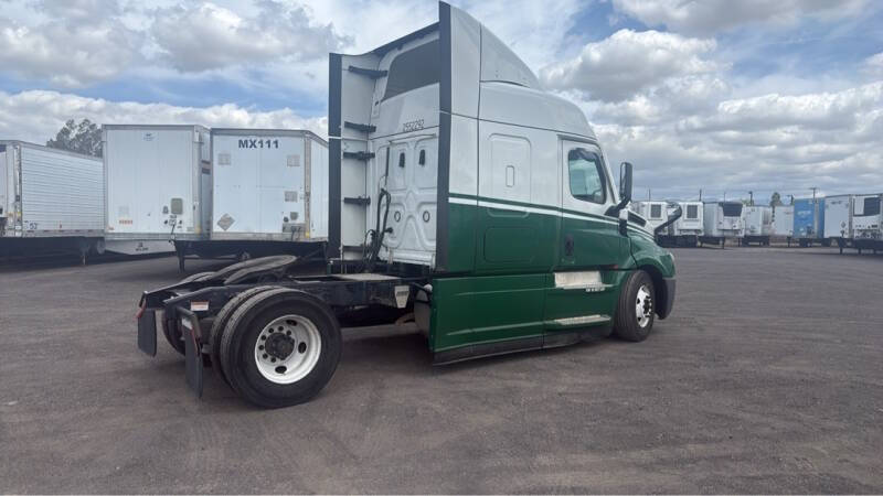 2022 Freightliner Cascadia