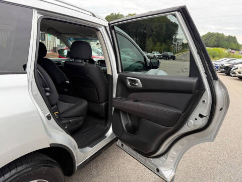 2017 Nissan Pathfinder S