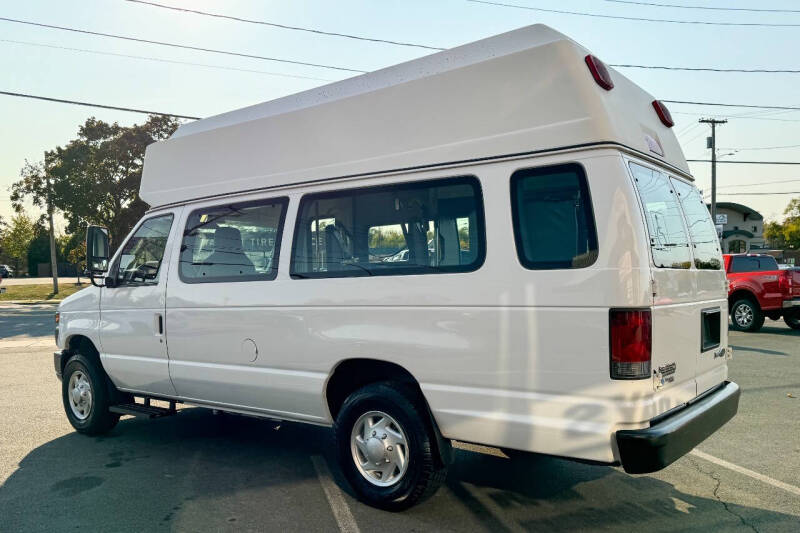 2011 Ford E-Series E-350 SD