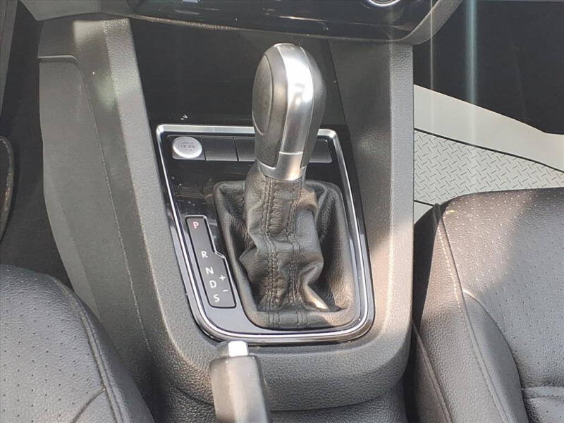 2017 Volkswagen Jetta 1.8T SEL