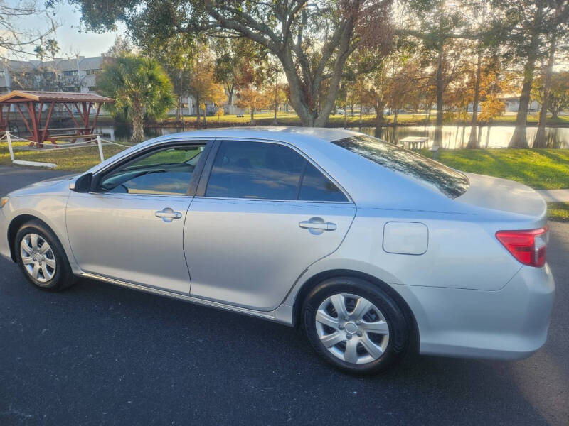 2012 Toyota Camry LE photo 21