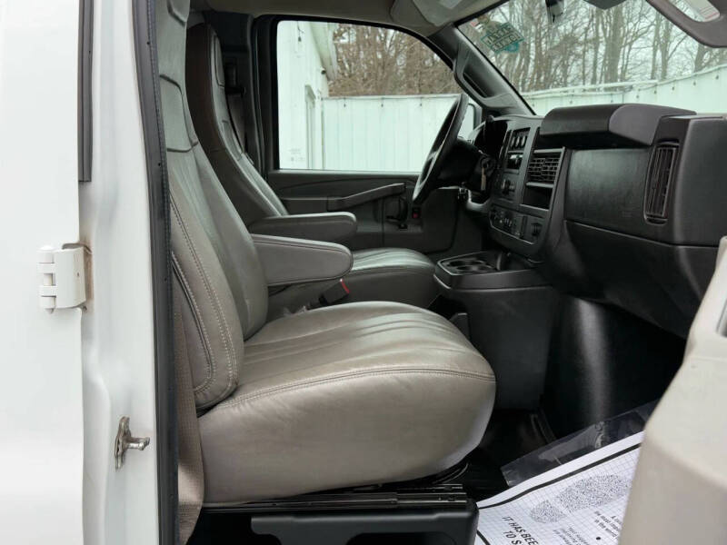 2021 Chevrolet Express 2500