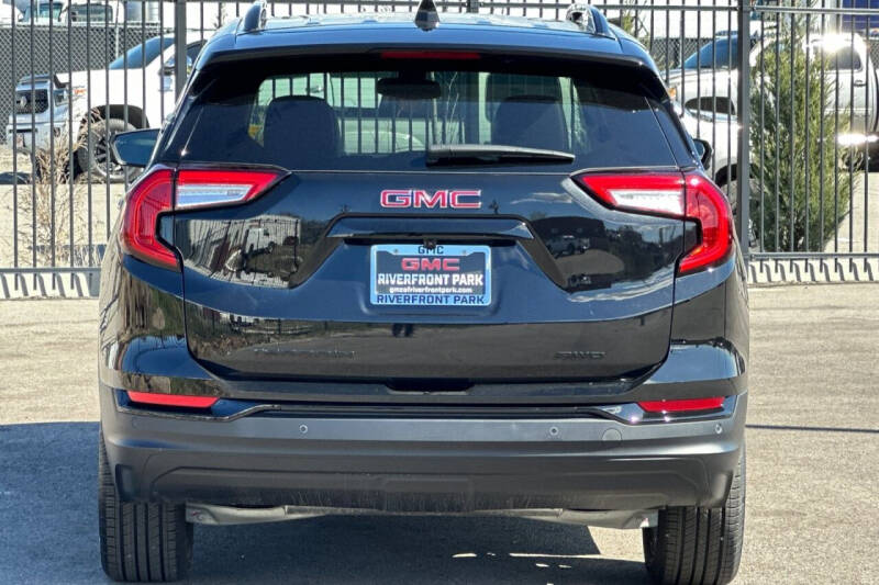 2024 GMC Terrain SLT