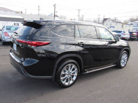 2023 Toyota Highlander L