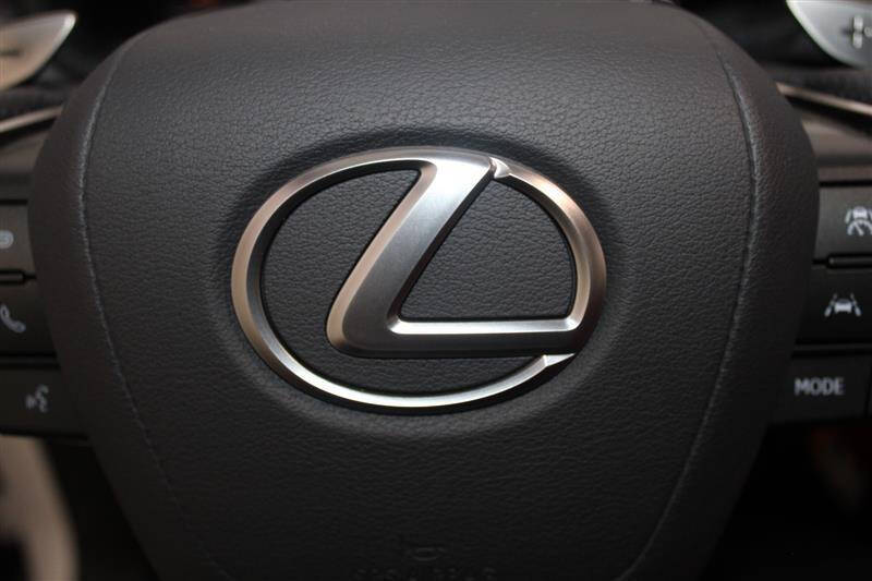 2025 Lexus LX 700h F SPORT Handling